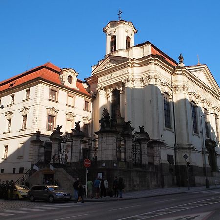 Apartments With Large Balcony, Parking Praag Buitenkant foto