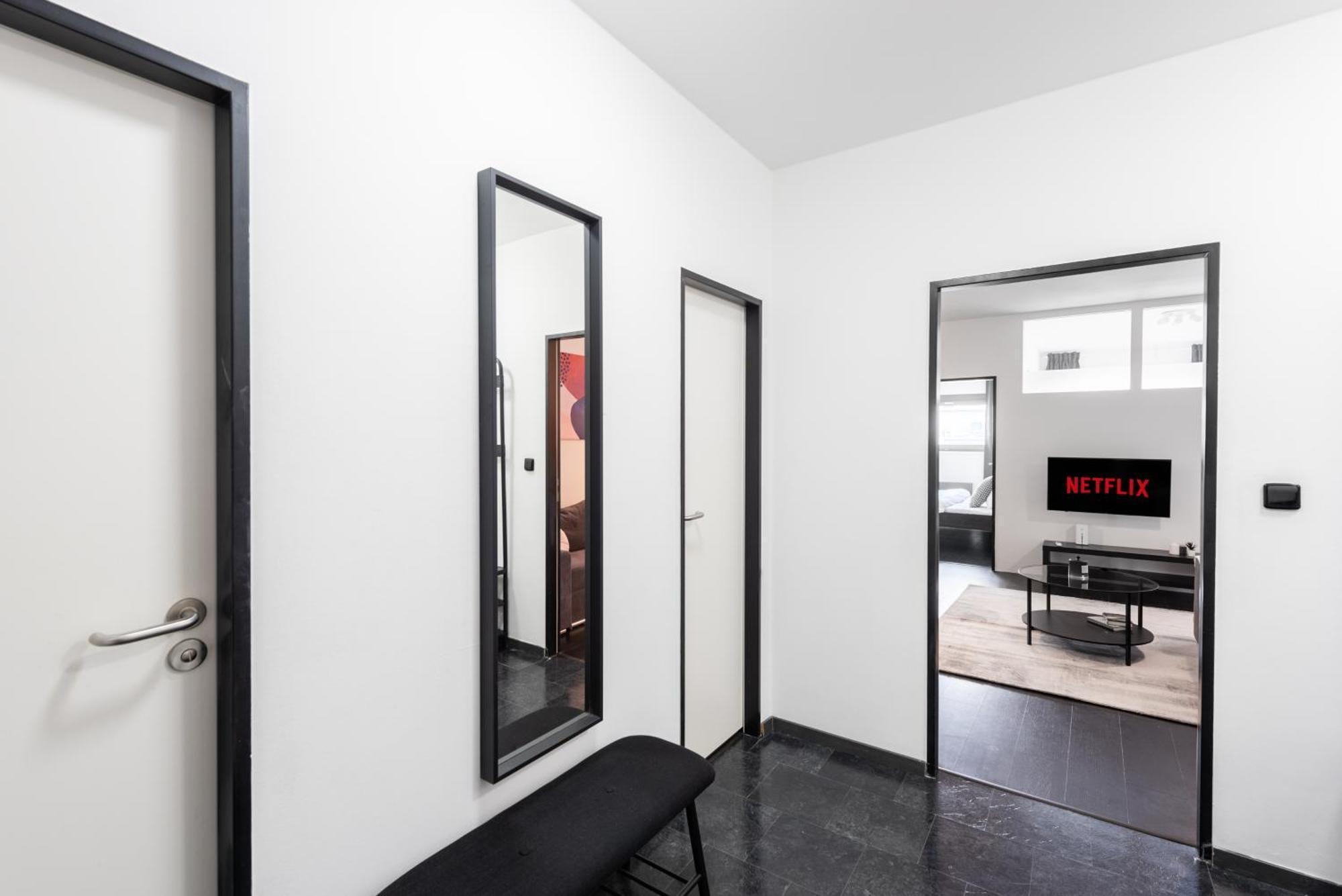 Apartments With Large Balcony, Parking Praag Buitenkant foto